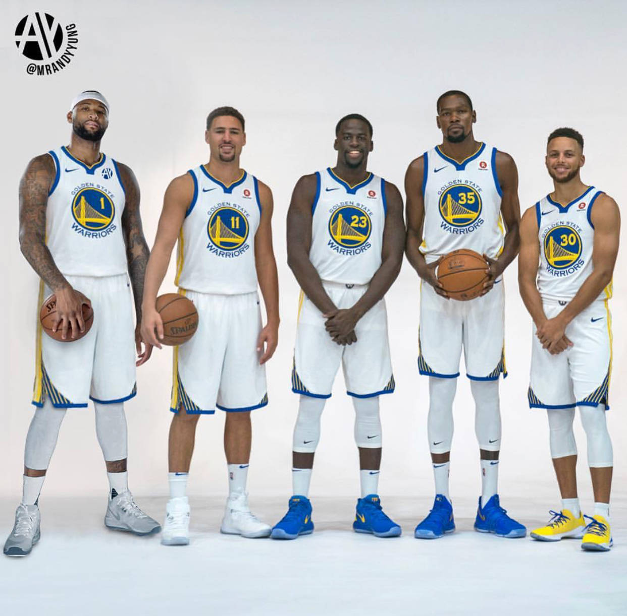 哈登29+6+6！快船半场逆转尼克斯，小卡27+10+7唐斯34+13
