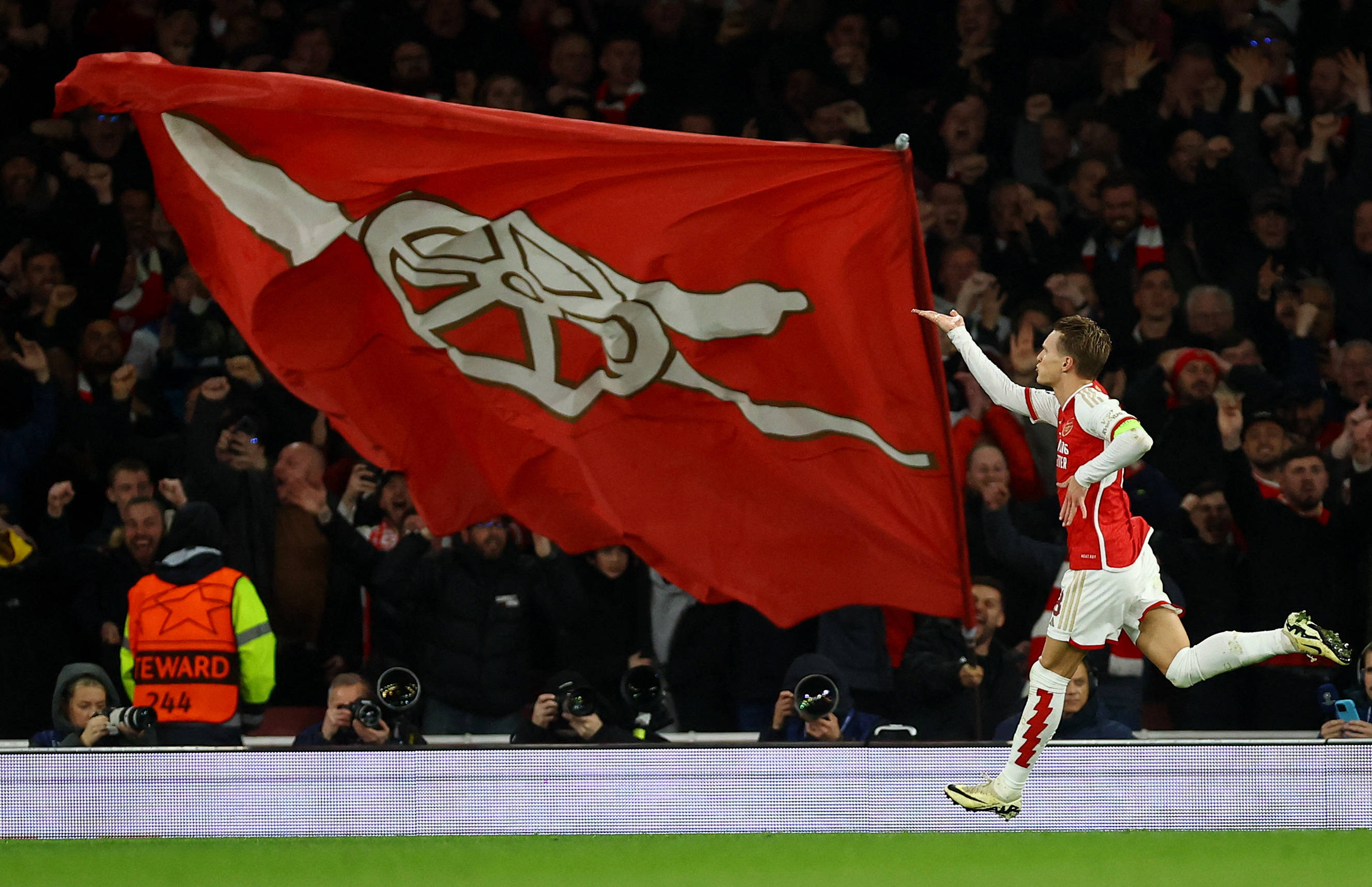 德容：我们知道布鲁日在主场非常强大，我们本可以做得更好