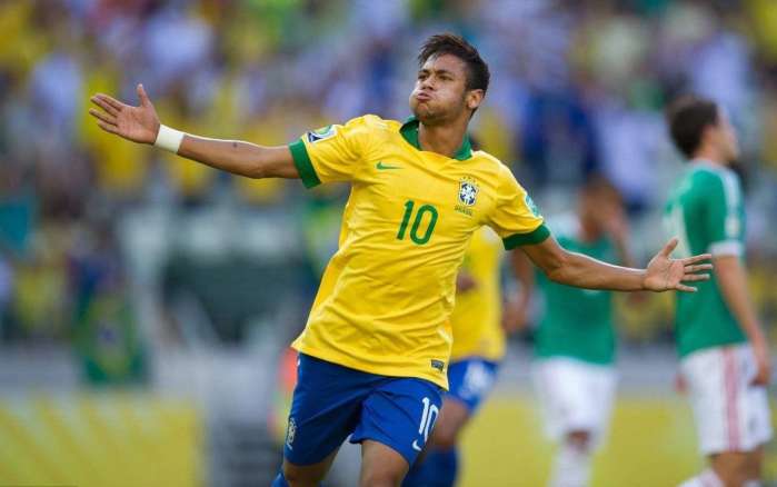 德天空：曼联已向莱比锡明确表示，他们仍在对谢什科的竞争中